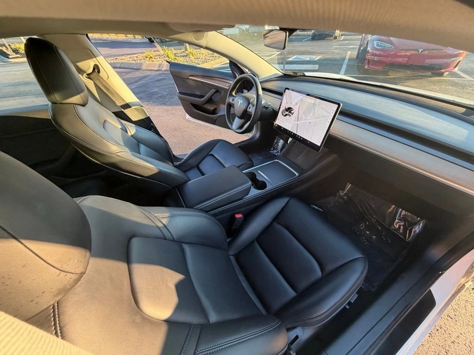 2022 Tesla Model 3 Performance - Image 11 of 14