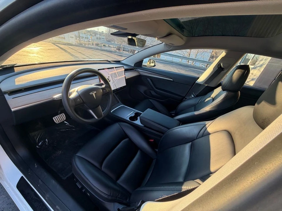 2022 Tesla Model 3 Performance - Image 7 of 14