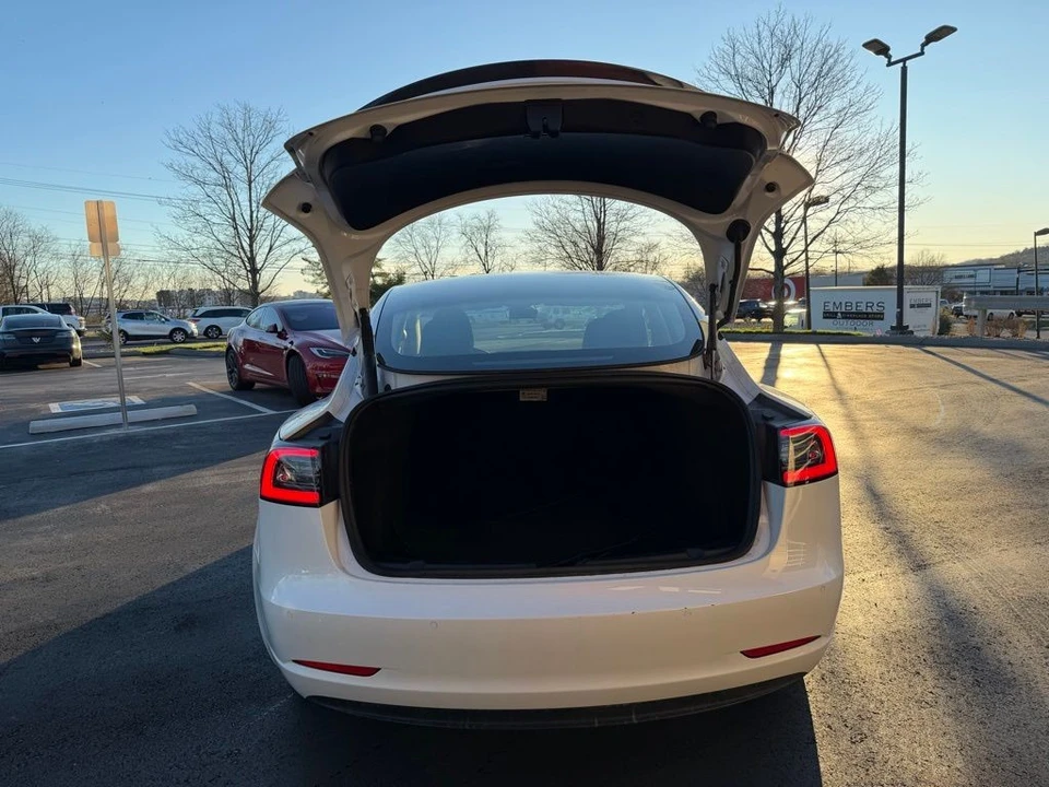 2022 Tesla Model 3 Performance - Image 5 of 14