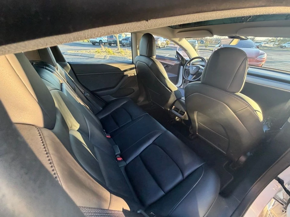 2022 Tesla Model 3 Performance - Image 13 of 14