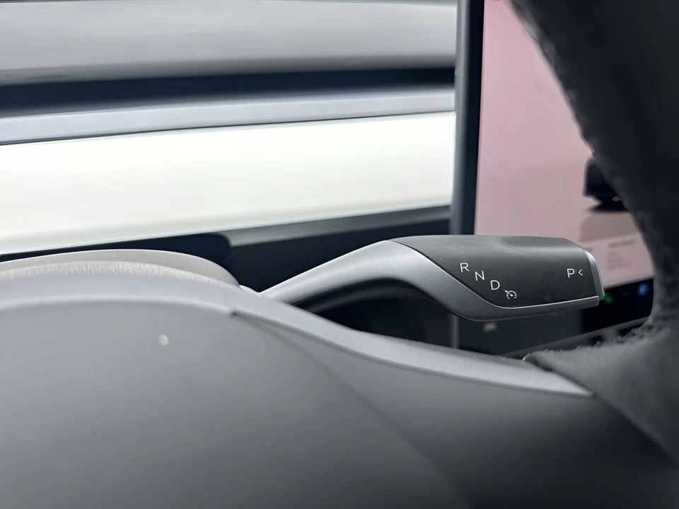 2022 Tesla Model 3 Performance - Image 17 of 21