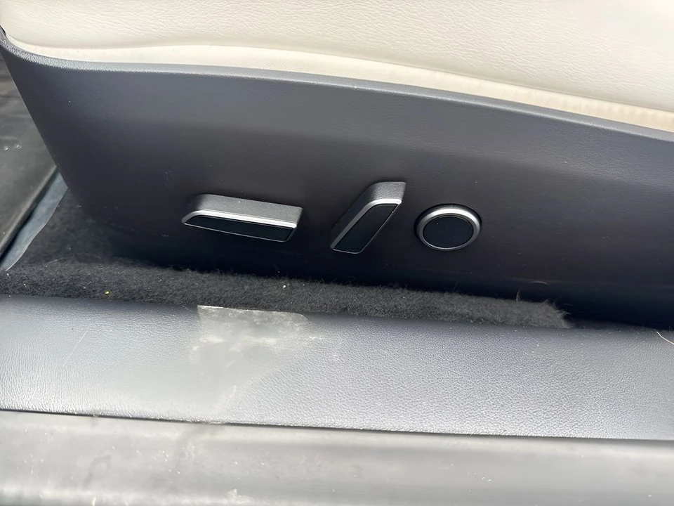 2022 Tesla Model 3 Performance - Image 10 of 21