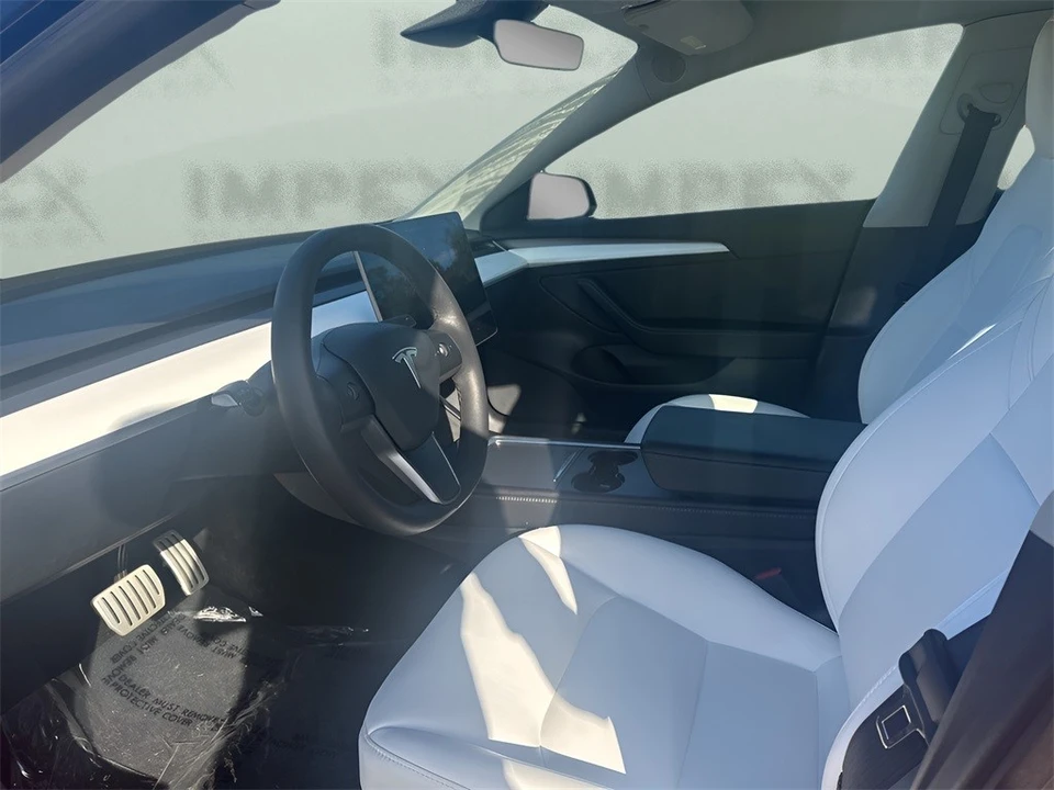 2022 Tesla Model 3 Performance - Image 9 of 12