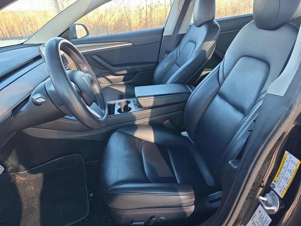 2022 Tesla Model 3 Performance - Image 6 of 7