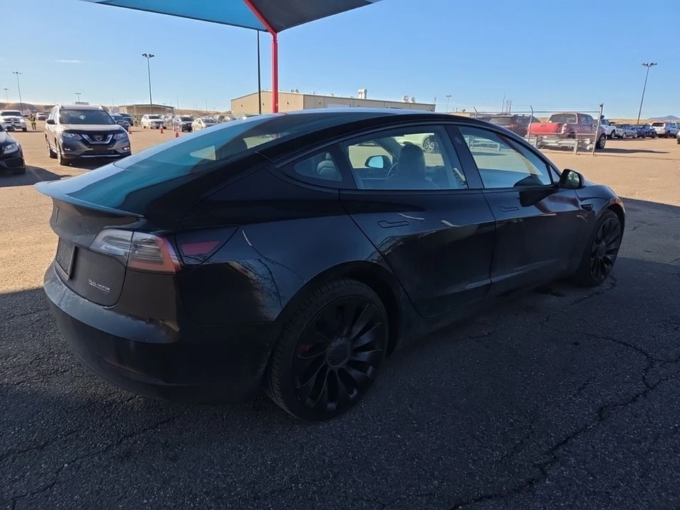 2022 Tesla Model 3 Performance - Image 3 of 7