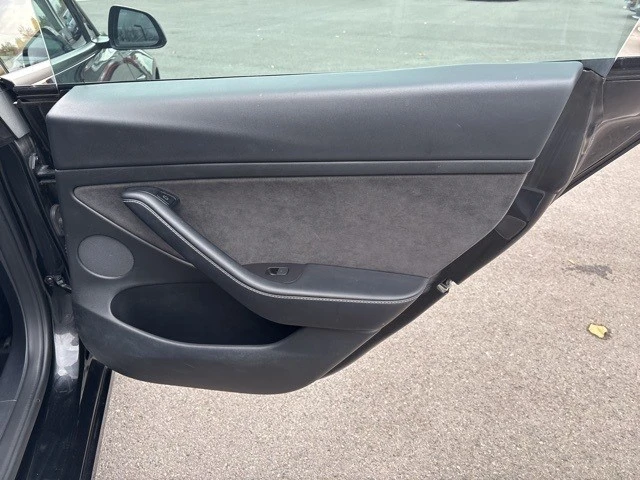 2022 Tesla Model 3 Performance - Image 21 of 21