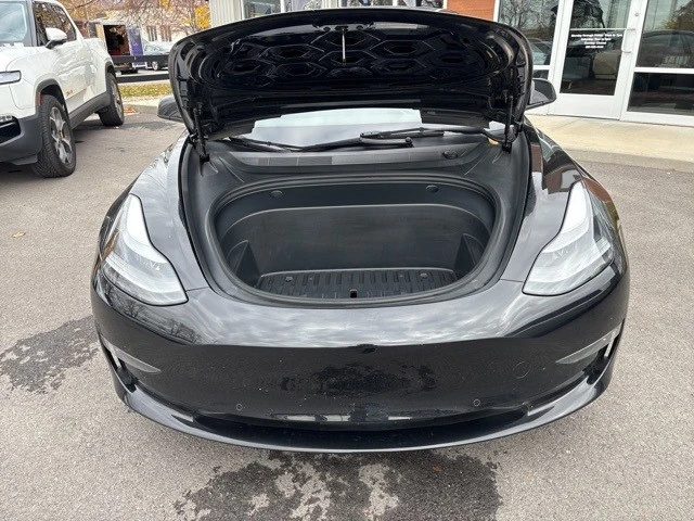 2022 Tesla Model 3 Performance - Image 15 of 21