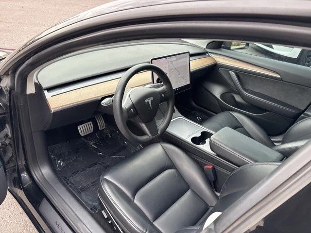 2022 Tesla Model 3 Performance - Image 13 of 21