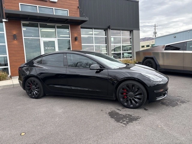 2022 Tesla Model 3 Performance - Image 9 of 21