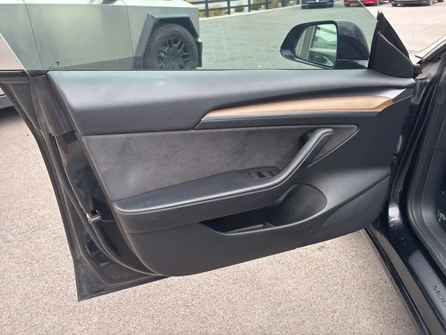 2022 Tesla Model 3 Performance - Image 11 of 21