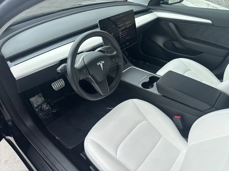 2022 Tesla Model 3 Performance - Image 12 of 21
