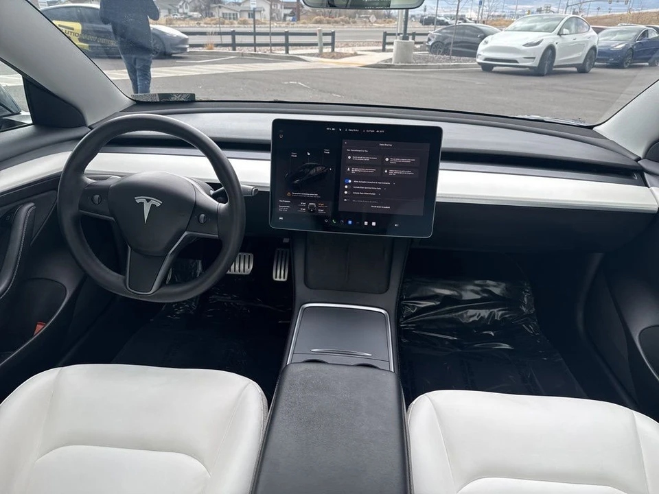 2022 Tesla Model 3 Performance - Image 21 of 21