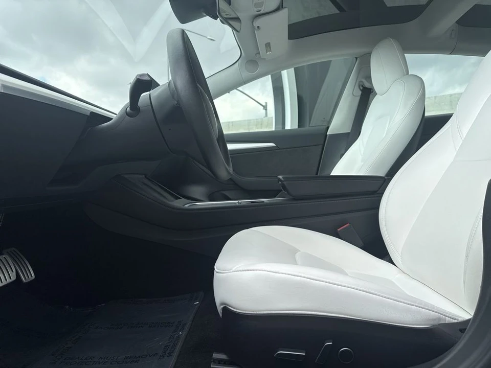 2022 Tesla Model 3 Performance - Image 13 of 21
