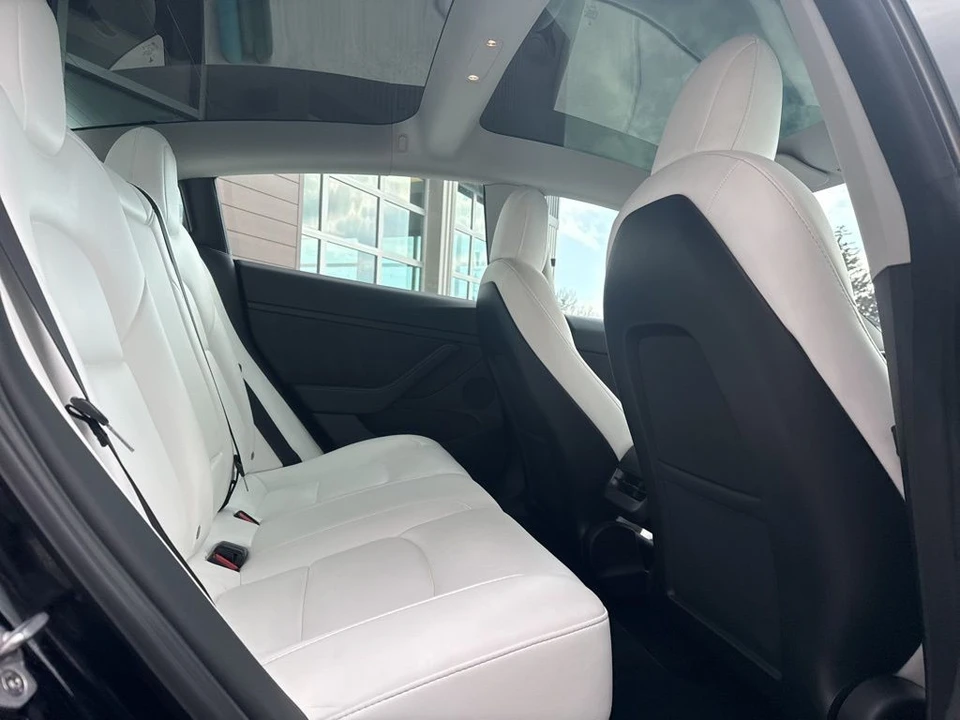 2022 Tesla Model 3 Performance - Image 20 of 21