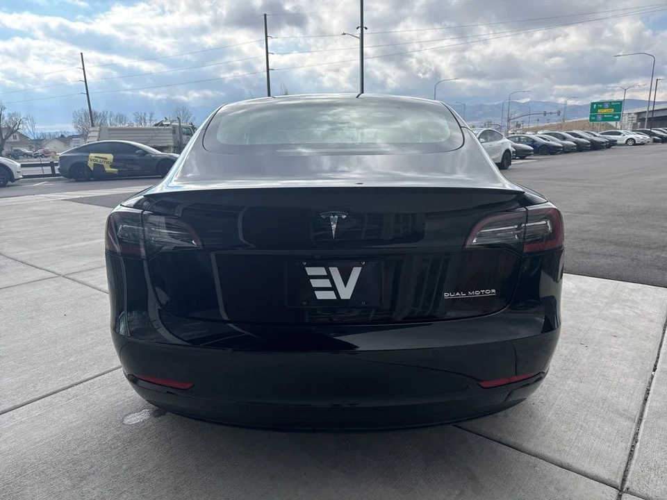 2022 Tesla Model 3 Performance - Image 7 of 21