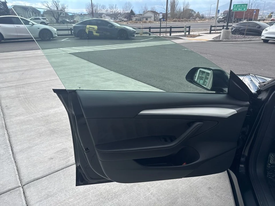 2022 Tesla Model 3 Performance - Image 11 of 21
