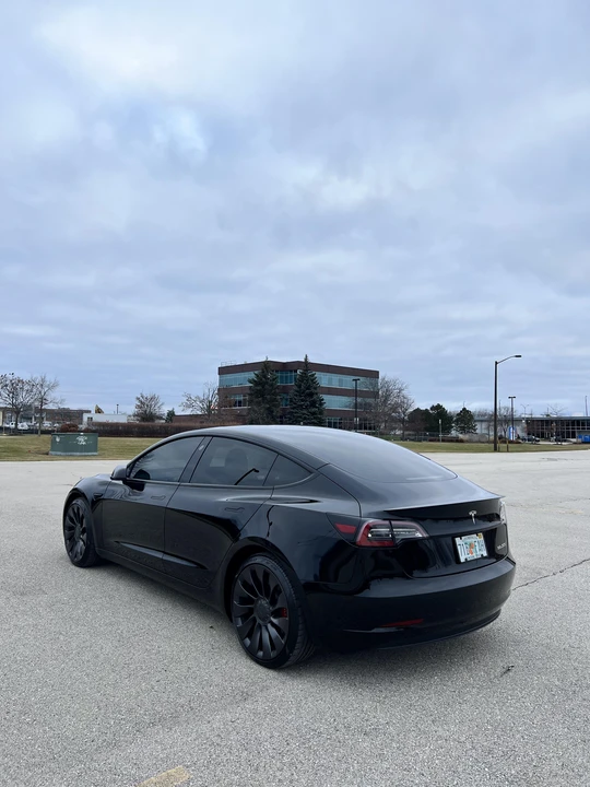 2022 Tesla Model 3 Performance - Image 9 of 31