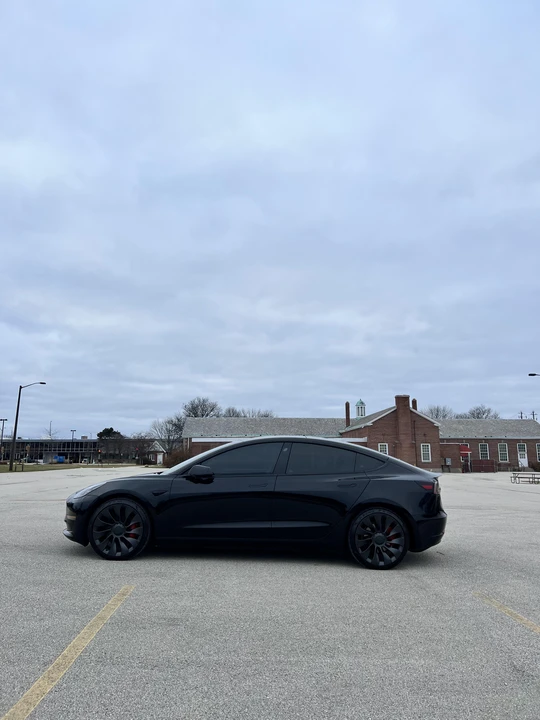 2022 Tesla Model 3 Performance - Image 8 of 31