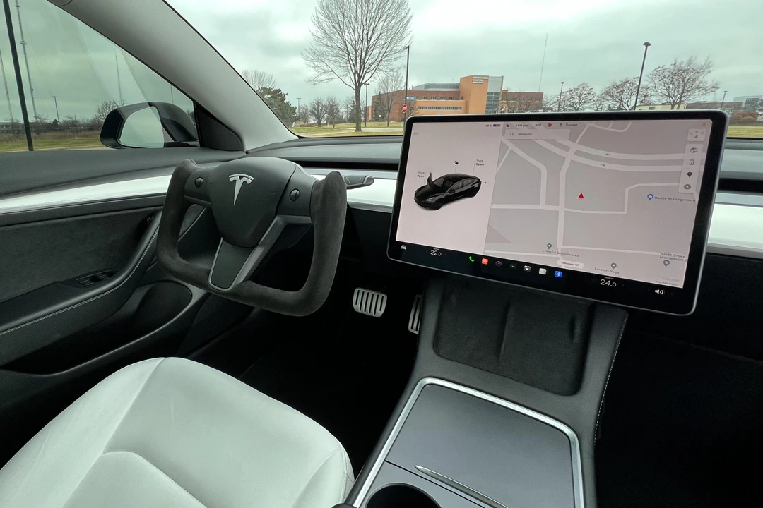 2022 Tesla Model 3 Performance - Image 28 of 31