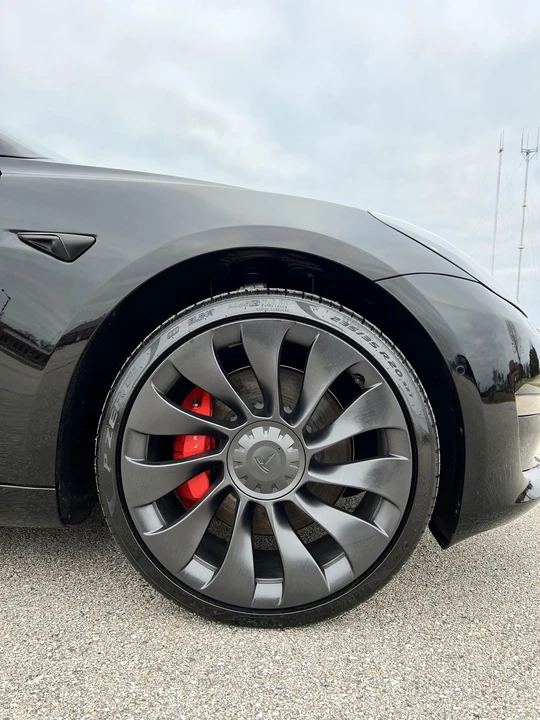 2022 Tesla Model 3 Performance - Image 25 of 31