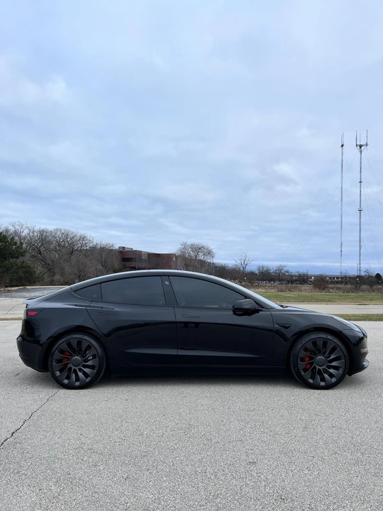 2022 Tesla Model 3 Performance - Image 13 of 31