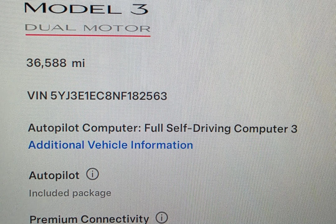 2022 Tesla Model 3 Performance - Image 29 of 31