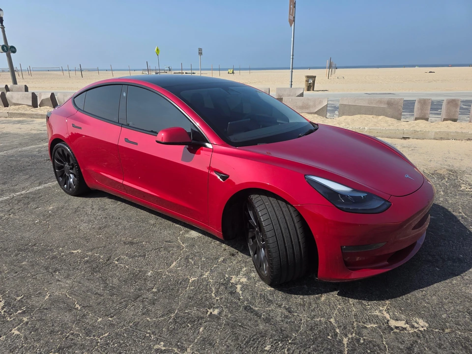 2022 Tesla Model 3 Performance - Image 9 of 31
