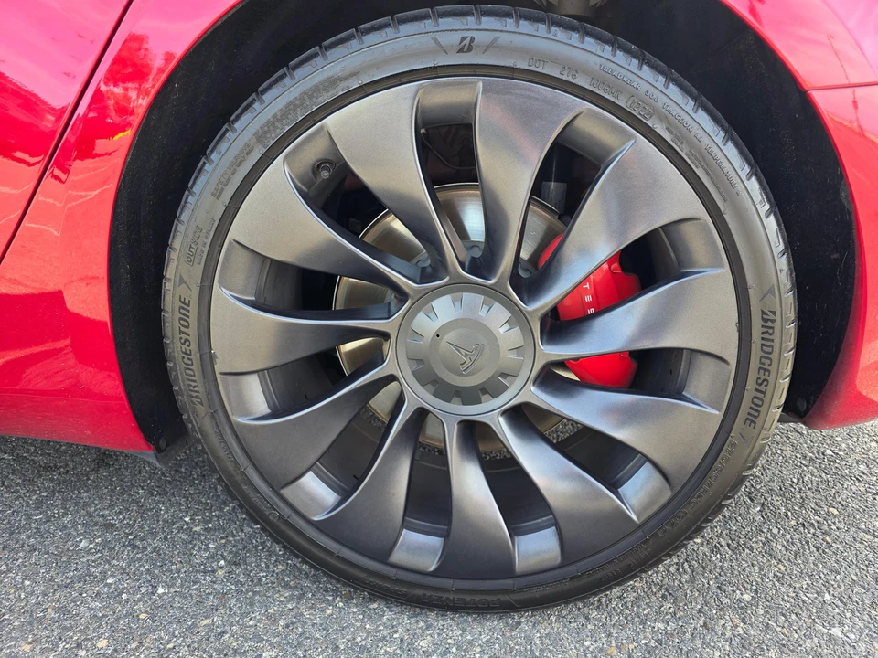 2022 Tesla Model 3 Performance - Image 23 of 31