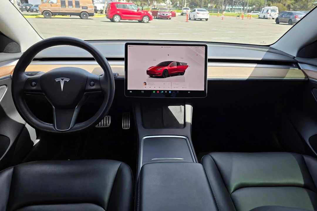 2022 Tesla Model 3 Performance - Image 26 of 31