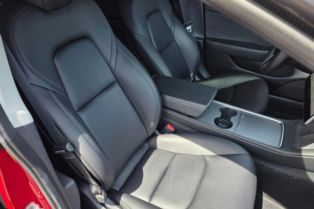 2022 Tesla Model 3 Performance - Image 27 of 31