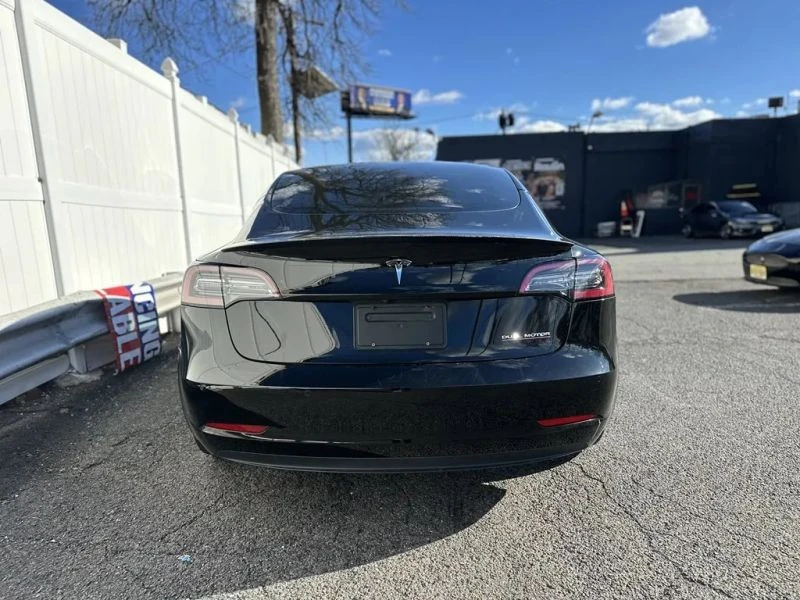 2022 Tesla Model 3 Performance - Image 6 of 12