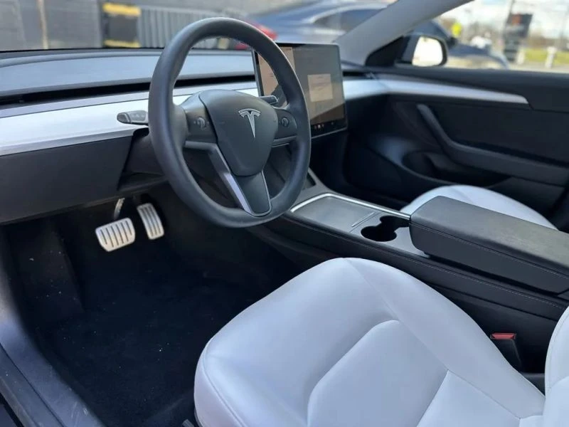 2022 Tesla Model 3 Performance - Image 10 of 12