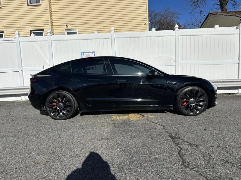2022 Tesla Model 3 Performance - Image 8 of 12