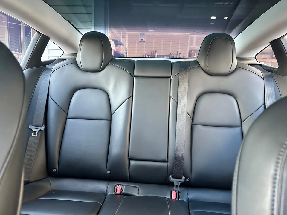 2022 Tesla Model 3 Performance - Image 8 of 11