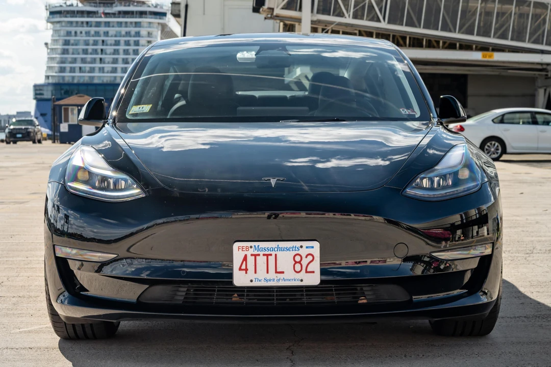 2022 Tesla Model 3 Performance - Image 2 of 31