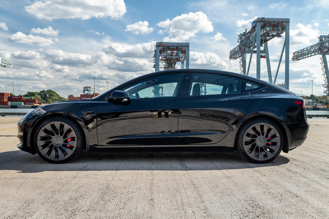 2022 Tesla Model 3 Performance - Image 6 of 31