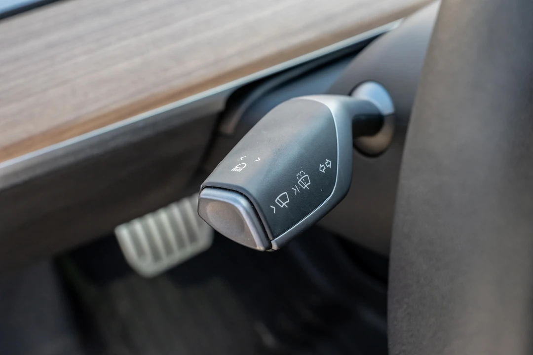 2022 Tesla Model 3 Performance - Image 23 of 31