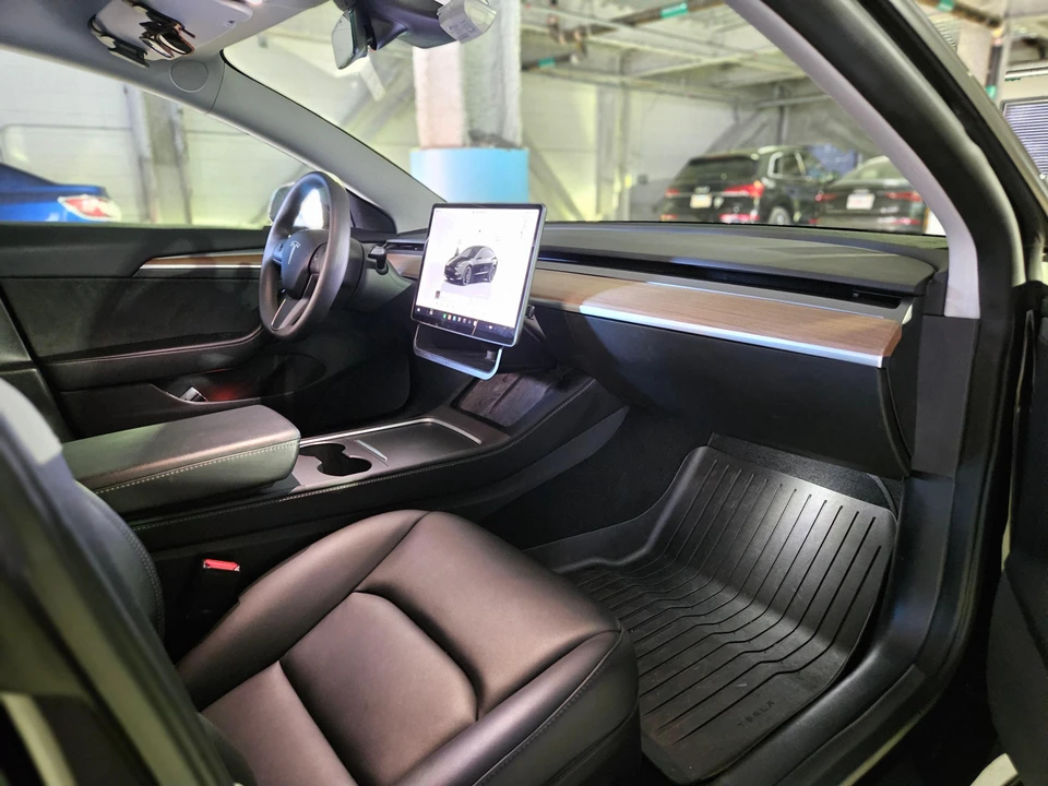 2022 Tesla Model 3 Performance - Image 20 of 31
