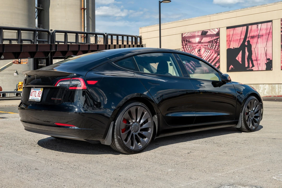 2022 Tesla Model 3 Performance - Image 7 of 31