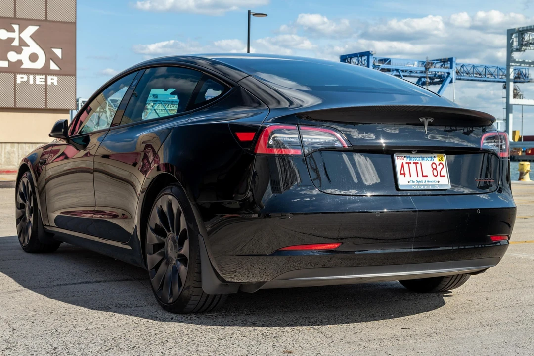 2022 Tesla Model 3 Performance - Image 4 of 31
