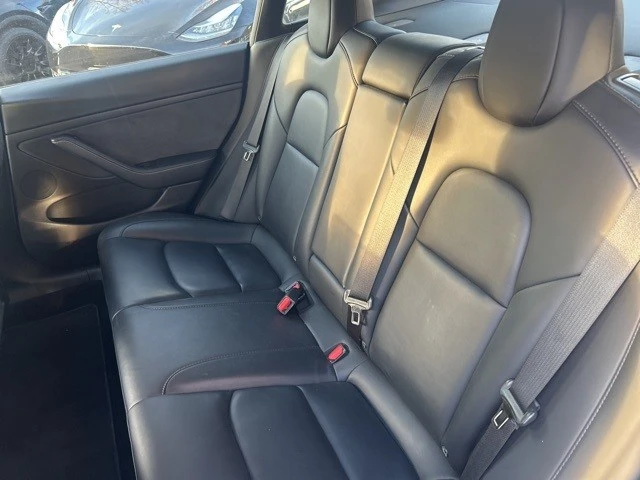2022 Tesla Model 3 Performance - Image 16 of 21