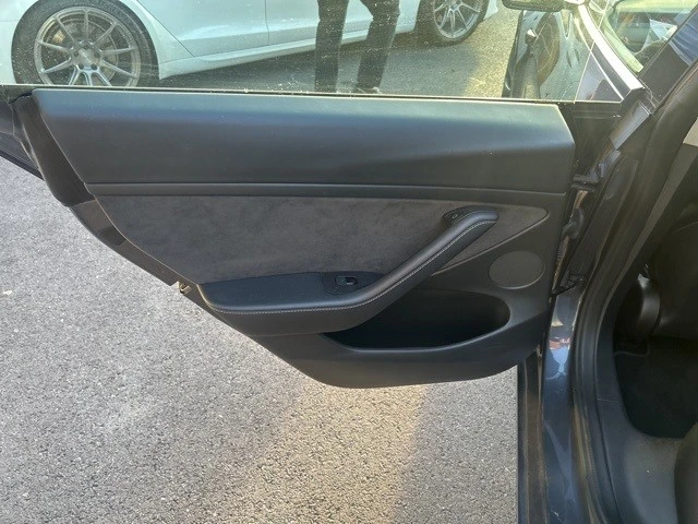 2022 Tesla Model 3 Performance - Image 14 of 21