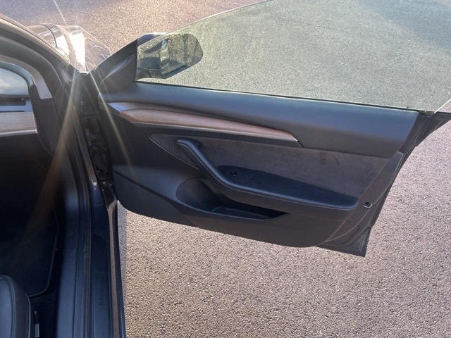 2022 Tesla Model 3 Performance - Image 21 of 21