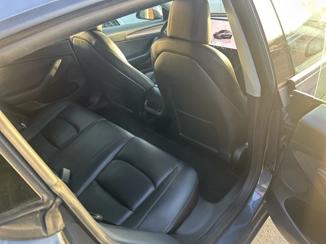 2022 Tesla Model 3 Performance - Image 19 of 21
