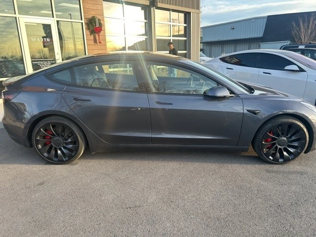 2022 Tesla Model 3 Performance - Image 9 of 21