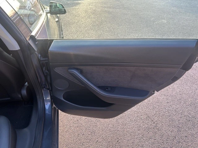 2022 Tesla Model 3 Performance - Image 18 of 21