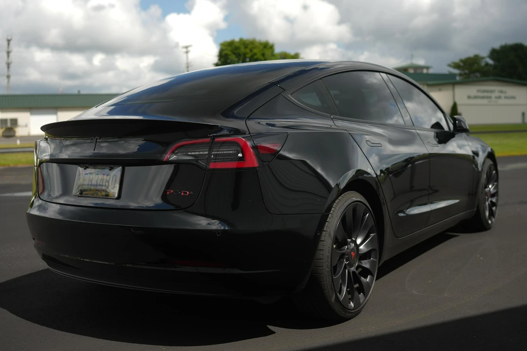 2022 Tesla Model 3 Performance - Image 20 of 31