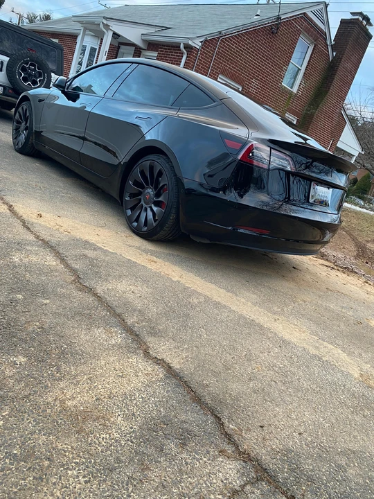 2022 Tesla Model 3 Performance - Image 12 of 31