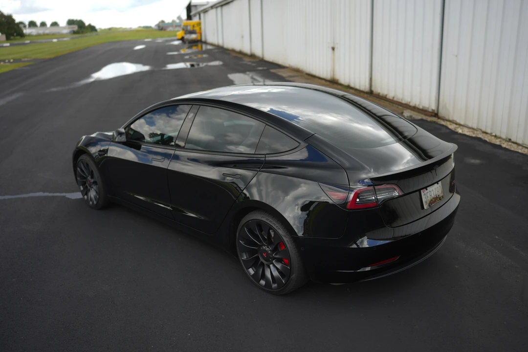 2022 Tesla Model 3 Performance - Image 13 of 31
