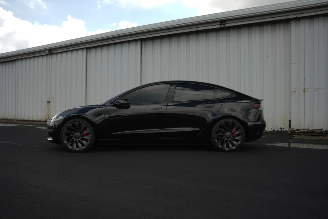 2022 Tesla Model 3 Performance - Image 11 of 31